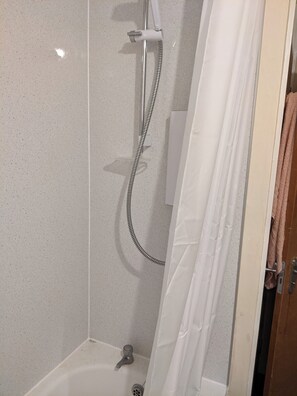 Bathroom - 5guests/near Beach/2br/parking/wifi (Girvan)