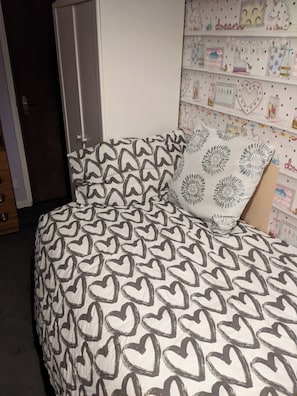 Cabaña | 1 habitación, tabla de planchar con plancha, wifi gratis y ropa de cama