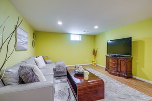 Apartment (2 Bedrooms) | Interior - 20 Mi to Downtown DC: Pet-friendly Lorton Apt! (Lorton)