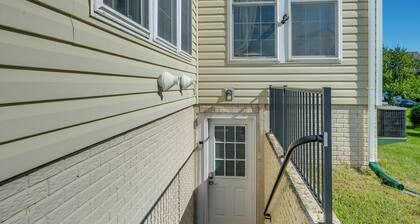 20 Mi to Downtown DC: Pet-friendly Lorton Apt!