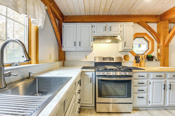 House (4 Bedrooms) | Interior