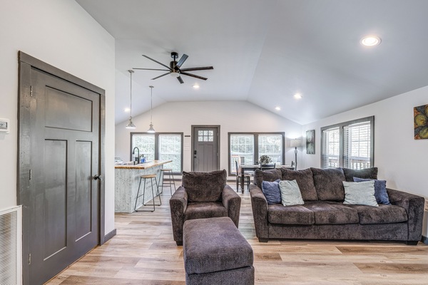 House (2 Bedrooms) | Interior
