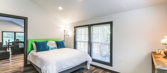 2 Mi to Warm Springs Pools: Home w/ Large Yard!