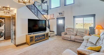 Balcony & Views: Sturgis 'twin Peaks' Cabin