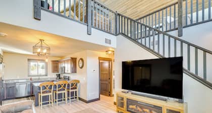Balcony & Views: Sturgis 'twin Peaks' Cabin