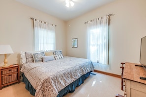 House (3 Bedrooms) | Interior - Waterfront Lake Martin Home w/ Private Dock! (Jacksons' Gap)