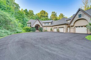 Apartment (1 Bedroom) | Interior - 'the Grotto' - Unique Interactive Cave Experience (Spring City)