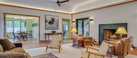 House (4 Bedrooms) | Front of property