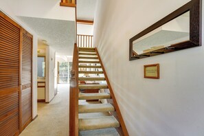 Apartment (1 Bedroom) | Interior - 3 Mi to Branson Strip: Condo w/ Golf Course View! (Branson)