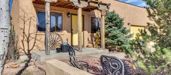 Mtn Views & Private Courtyard: Home in Pueblo West