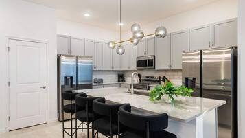 10 bedrooms, Internet