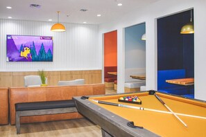 Apartment | 4 bedrooms, desk