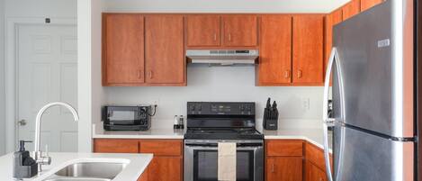 Apartment | 4 bedrooms, desk