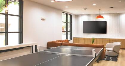 Upstay - Condo With Pool-gym-games-bbq - Walk to Uoft