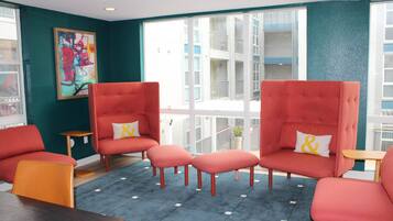 Apartment | 4 bedrooms, desk