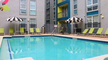 Apartment | 4 bedrooms, desk