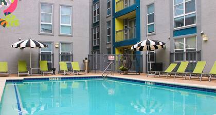 Upstay - Condo With Pool-gym-games-bbq - Walk to Uoft