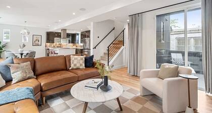 3BR Luxury LoHi Townhome, Rooftop Views, Sleeps 6 Family