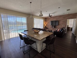Dining - Lakeside at Lake Berkley close to Disney (Kissimmee)