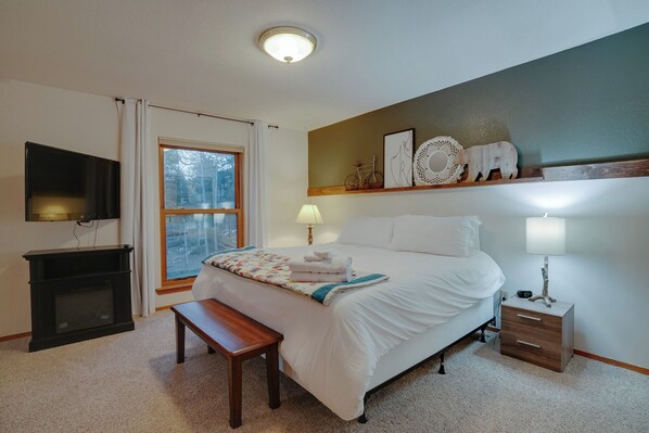 3 bedrooms, desk, travel cot, free WiFi