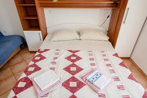 3 chambres, fer et planche à repasser, Wi-Fi, draps fournis