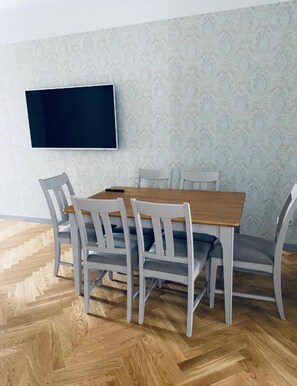 Departamento, 3 habitaciones, balcón | Área de sala de estar