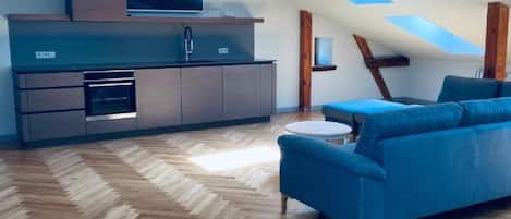 Loft, 1 Bedroom | Private kitchen | Full-sized fridge, oven, stovetop, dishwasher
