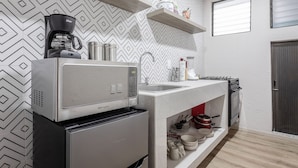 Apartment | Private kitchen - Urban Oasis in Roma - Wifi - Laundry - Sleeps 7 (Mexico City)