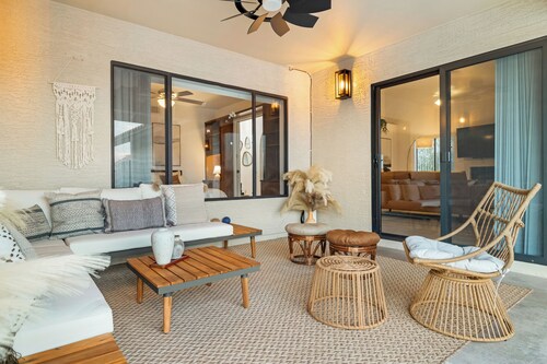 Charming 3-bedroom villa in E Scottsdale with htd pool/spa & mountain views