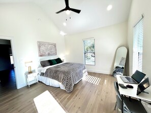3 quartos, ferros/tábuas de passar roupa, Wi-Fi, roupa de cama
