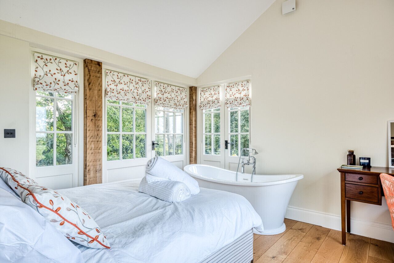 1 chambre, fer et planche à repasser, Wi-Fi gratuit, draps fournis