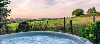 The Cider Barn - Gorgeous Rural 2BD Escape Near Bath