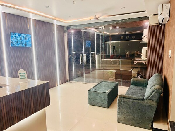 Coin salon dans le hall