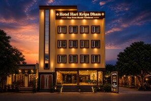 Exterior - Hotel Hari Kripa Dham Near Prem Mandir Vrindavan (Mathura)