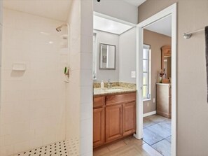 Shower, hair dryer, towels