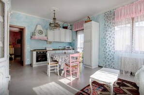 Dining - Le bouganville, deluxe apartment, parking place and city center (Desenzano del Garda)