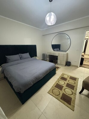 2 室のベッドルーム、アイロン / アイロン台、WiFi、ベッドシーツ