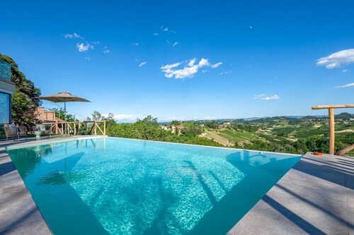 Villa Laretta - Three Bedroom Villa, Sleeps 6