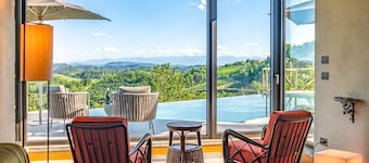 Villa Laretta - Three Bedroom Villa, Sleeps 6