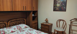 2 habitaciones, tabla de planchar con plancha y wifi gratis 