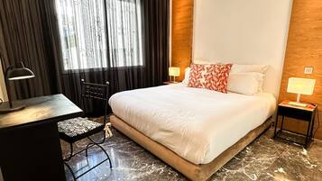 2 habitaciones, tabla de planchar con plancha, wifi y ropa de cama