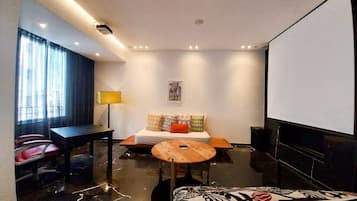Smart TV, chimenea