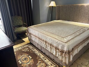 Bureau, espace de travail pour ordinateur portable