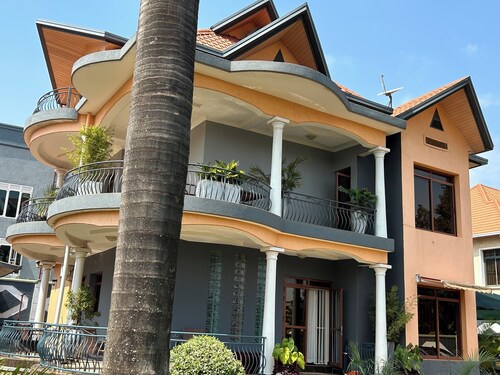 The Vibrant Lodge Gacuriro 