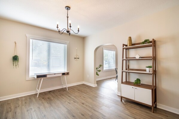 Interior - Quaint & Comfy Eudora House - Perfect for Families or Weekend Escapes (Eudora)