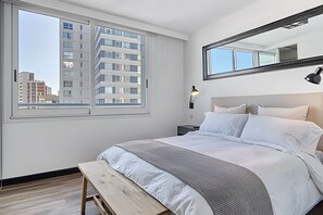 1 soverom, strykejern/-brett, internettilgang og sengetøy