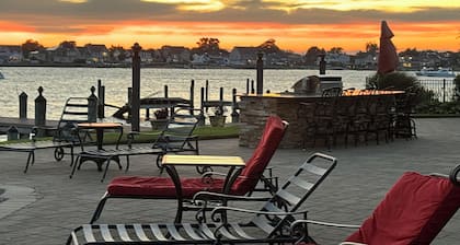 Waterfront 4 bedroom home in Massapequa, New York for Bethpage Black Ryder Cup