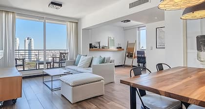 Stunning Palermo Views With Pool, Gym & Sauna