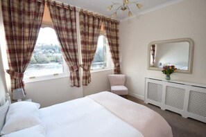 1 chambre, fer et planche à repasser, Wi-Fi gratuit, draps fournis