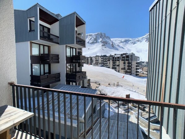 Property grounds - 100m from ski slopes, 3rd floor, balcony, tv, 25m², Tignes (Tignes)